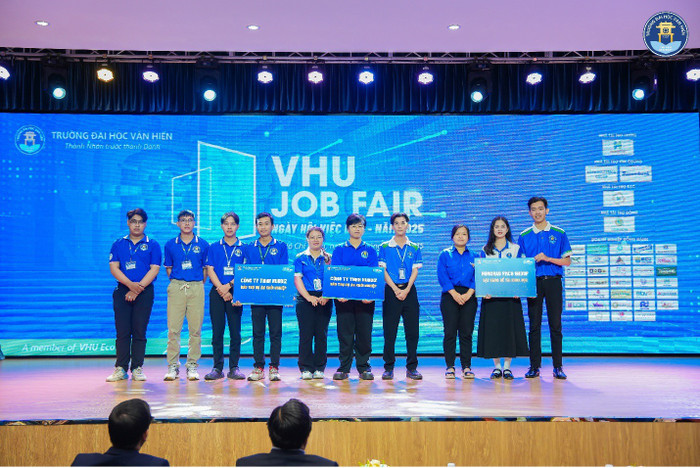 03 nhóm đề tài được doanh nghiệp bảo trợ ý tưởng khởi nghiệp và đặt hàng đề tài ngay tại Ngày hội việc làm 2025 picture1-419.jpg