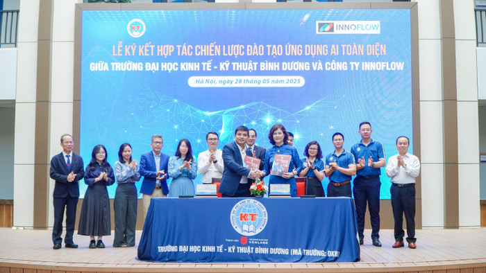 Trong khuôn khổ chương trình, Trường Đại học Kinh tế - Kỹ thuật Bình Dương cũng ký kết hợp tác với Công ty Trách nhiệm hữu hạn Công nghệ Innoflow. Ảnh: NTCC Trong khuôn khổ chương trình, Trường Đại học Kinh tế - Kỹ thuật Bình Dương cũng ký kết hợp tác với Công ty Trách nhiệm hữu hạn Công nghệ Innoflow. Ảnh: NTCC