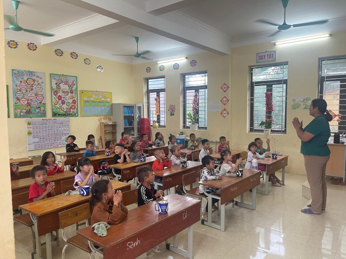 Học sinh Trường Phổ thông dân tộc bán trú Tiểu học Vừ A Dính (Mù Cang Chải, tỉnh Yên Bái). Ảnh: Website nhà trường. Học sinh Trường Phổ thông dân tộc bán trú Tiểu học Vừ A Dính (Mù Cang Chải, tỉnh Yên Bái). Ảnh: Website nhà trường.