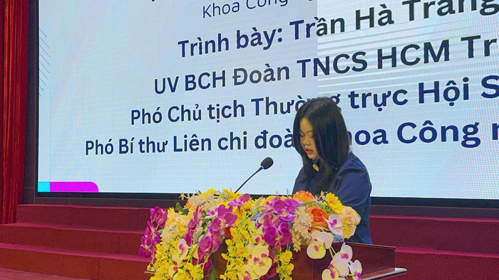 Trần Hà Trang -Phó Chủ tịch Thường trực Hội Sinh viên Trường Đại học Thủy lợi luôn thể hiện rõ vai trò nêu gương của người cán bộ Hội. Ảnh: NVCC.