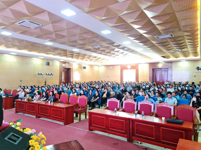 Trường Trung học phổ thông Mộc Lỵ tổ chức họp phụ huynh học sinh khối 12 để triển khai các văn bản hướng dẫn tổ chức kỳ thi tốt nghiệp năm 2025, tình hình học tập của học sinh khối 12.. Ảnh: Website nhà trường. Trường Trung học phổ thông Mộc Lỵ tổ chức họp phụ huynh học sinh khối 12 để triển khai các văn bản hướng dẫn tổ chức kỳ thi tốt nghiệp năm 2025, tình hình học tập của học sinh khối 12.. Ảnh: Website nhà trường.