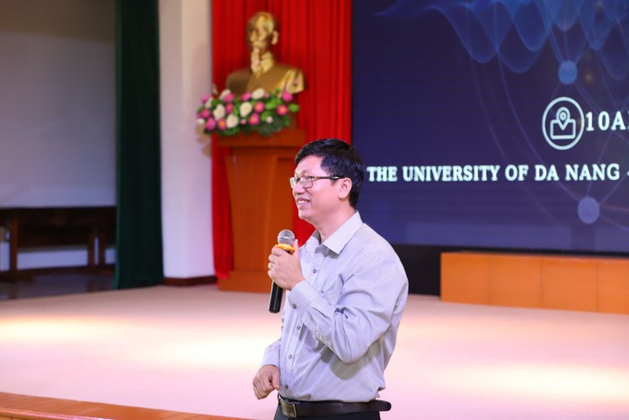 Phó Giáo sư, Tiến sĩ Phạm Quý Mười – Trưởng khoa Khoa Toán - Tin, Trường Đại học Sư phạm (Đại học Đà Nẵng). Ảnh: Website nhà trường Phó Giáo sư, Tiến sĩ Phạm Quý Mười – Trưởng khoa Khoa Toán - Tin, Trường Đại học Sư phạm (Đại học Đà Nẵng). Ảnh: Website nhà trường