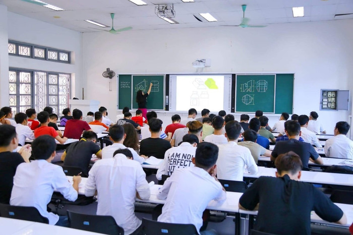 Sinh viên Khoa học cơ bản, Trường Đại học Giao thông vận tải. Ảnh: Website nhà trường Sinh viên Khoa học cơ bản, Trường Đại học Giao thông vận tải. Ảnh: Website nhà trường