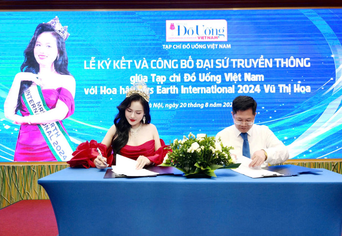 Quang cảnh buổi lễ. Ảnh: BTCC z6930306705500-41cf8150d3af5070d07132e552d7b9c9.jpg