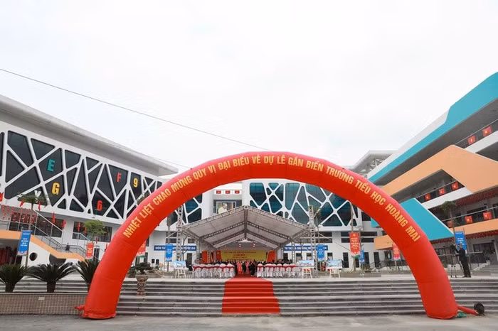 Trường Tiểu học Hoàng Mai được đầu tư khang trang, hiện đại, đáp ứng nhu cầu học tập của con em trên địa bàn phường