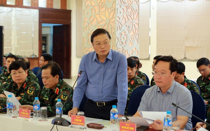Chủ tịch UBND tỉnh Nghệ An Lê Hồng Vinh báo cáo tại cuộc họp. Ảnh: VGP/Minh Khôi Chủ tịch UBND tỉnh Nghệ An Lê Hồng Vinh báo cáo tại cuộc họp. Ảnh: VGP/Minh Khôi