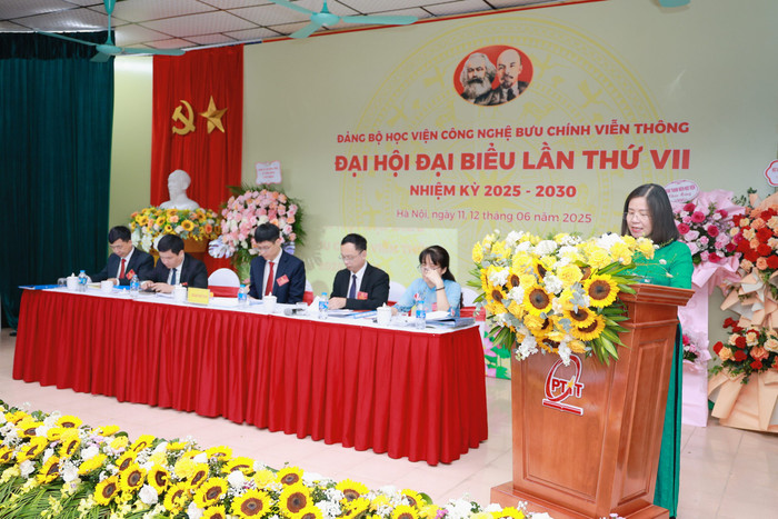 Đồng chí Trần Thị Nhị Thủy, Phó Bí thư chuyên trách Đảng ủy Bộ Khoa học và Công nghệ phát biểu chỉ đạo tại đại hội. 1.jpg