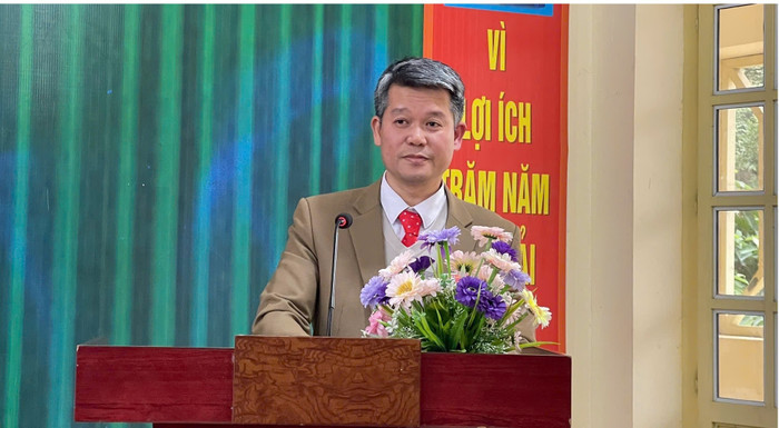 Thầy Nguyễn Văn Cường - Hiệu trưởng Trường Phổ thông dân tộc bán trú Tiểu học và Trung học cơ sở Nậm Dạng. Ảnh: Website Trường. 4.jpg