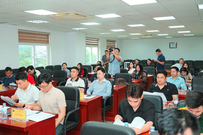 Đại diện các đội bóng tham dự Lễ bốc thăm phân cặp Giải bóng đá Cúp Nhà báo và Công luận lần thứ IV năm 2025. Đại diện các đội bóng tham dự Lễ bốc thăm phân cặp Giải bóng đá Cúp Nhà báo và Công luận lần thứ IV năm 2025.