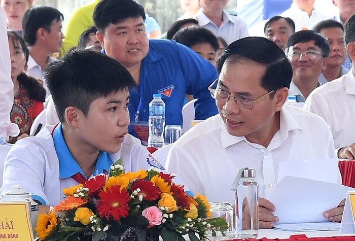 Phó Thủ tướng Bùi Thanh Sơn dự Lễ khởi công xây dựng Trường Nội trú liên cấp Tiểu học - Trung học cơ sở Vĩnh Gia, xã Vĩnh Gia, tỉnh An Giang. Ảnh: VGP/Hải Minh