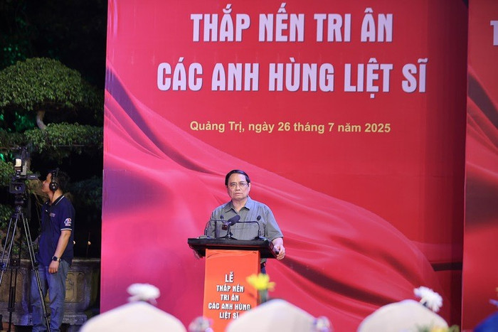 Tại Nghĩa trang Liệt sĩ quốc gia Trường Sơn, tỉnh Quảng Trị, Thủ tướng Chính phủ Phạm Minh Chính đã dự lễ thắp nến tri ân các Anh hùng liệt sĩ. Ảnh: VGP/Nhật Bắc img8032-175354128912085454028.jpg
