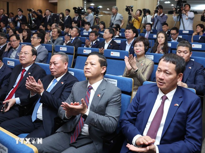 Các đại biểu tham dự buổi phát biểu chính sách của Tổng Bí thư Tô Lâm tại Đại học Yonsei. Ảnh: Thống Nhất/TTXVN Các đại biểu tham dự buổi phát biểu chính sách của Tổng Bí thư Tô Lâm tại Đại học Yonsei. Ảnh: Thống Nhất/TTXVN