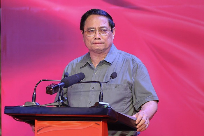 "Có thể nói, đất nước ta vinh dự, tự hào đã sinh ra các Anh hùng liệt sĩ và các Anh hùng liệt sĩ đã làm rạng rỡ cho non sông, đất nước ta", Thủ tướng xúc động phát biểu. Ảnh: VGP/Nhật Bắc "Có thể nói, đất nước ta vinh dự, tự hào đã sinh ra các Anh hùng liệt sĩ và các Anh hùng liệt sĩ đã làm rạng rỡ cho non sông, đất nước ta", Thủ tướng xúc động phát biểu. Ảnh: VGP/Nhật Bắc