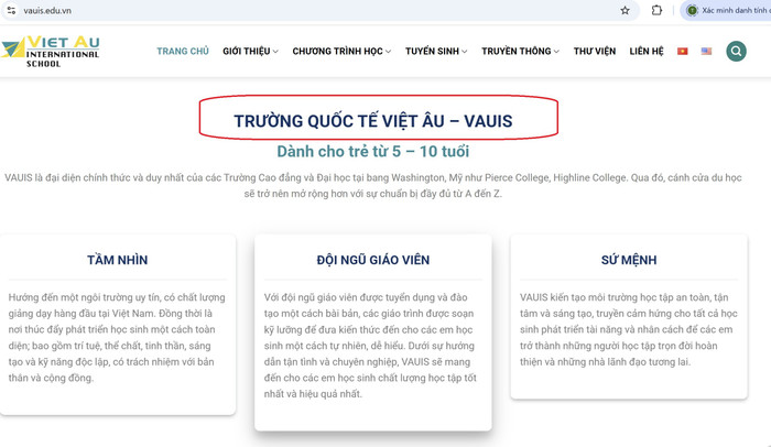 Thông tin quảng bá trên website vauis.edu.vn ghi Trường Quốc tế Việt Âu. Ảnh chụp màn hình truong-tieu-hoc-viet-au.jpg