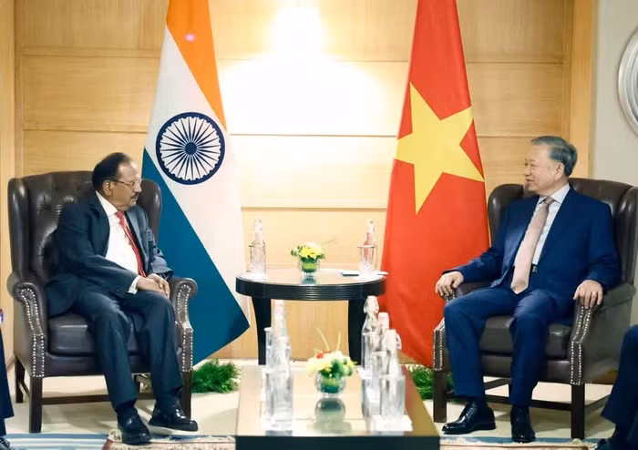 Tổng Bí thư, Chủ tịch nước Tô Lâm tiếp Cố vấn An ninh Quốc gia Ấn Độ Ajit Doval. Ảnh: Thống Nhất/TTXVN