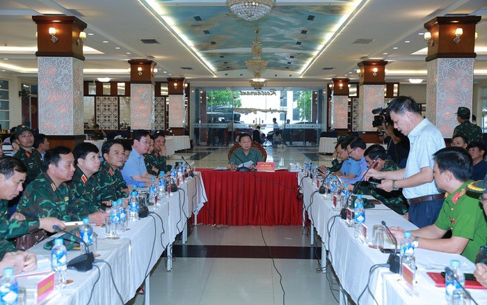 Phó Thủ tướng Trần Hồng Hà chủ trì cuộc họp thứ 2 trong ngày của Ban Chỉ đạo tiền phương về ứng phó bão số 5 (bão Kajiki). Ảnh: VGP/Minh Khôi ddn4050-1756115752159651403950.jpg