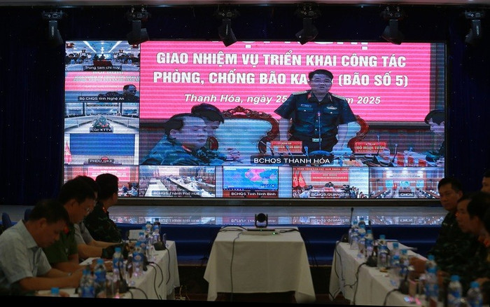 Đại diện Ban Chỉ huy phòng thủ dân sự tỉnh Thanh Hóa báo cáo tại cuộc họp - Ảnh: VGP/Minh Khôi Đại diện Ban Chỉ huy phòng thủ dân sự tỉnh Thanh Hóa báo cáo tại cuộc họp - Ảnh: VGP/Minh Khôi
