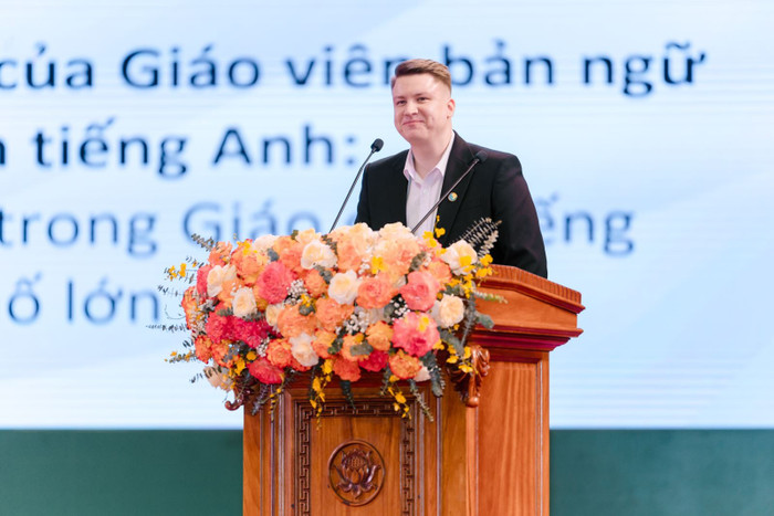 Ông Brandon Sinkovi - Giám đốc học thuật FSEL thuyết trình tại sự kiện. fsel-9460.jpg