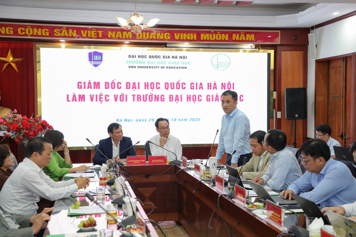 Phó Giám đốc Đại học Quốc gia Hà Nội Phạm Bảo Sơn phát biểu tại buổi làm việc Phó Giám đốc Đại học Quốc gia Hà Nội Phạm Bảo Sơn phát biểu tại buổi làm việc