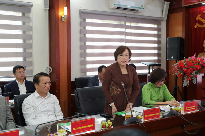 Tại buổi làm việc, các đại biểu và các nhà khoa học đã trao đổi nhiều nội dung liên quan đến định hướng phát triển của Trường trong giai đoạn tới Tại buổi làm việc, các đại biểu và các nhà khoa học đã trao đổi nhiều nội dung liên quan đến định hướng phát triển của Trường trong giai đoạn tới