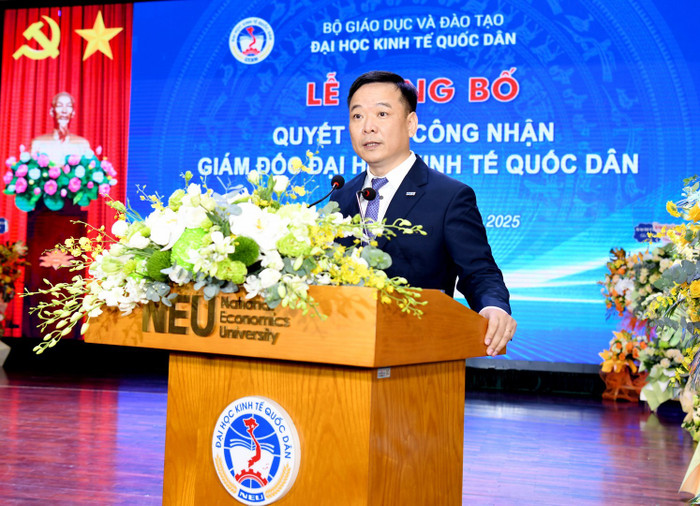 Tân Giám đốc Đại học Kinh tế Quốc dân phát biểu nhận nhiệm vụ. Ảnh: NEU. dsc-9389-copy.jpg