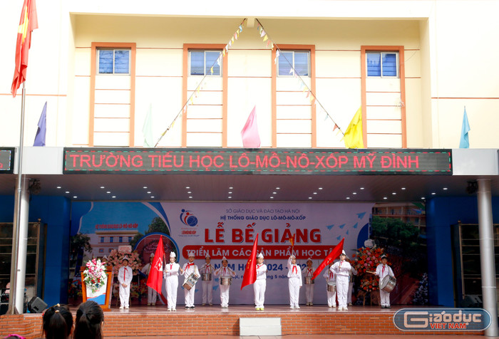 Toàn cảnh lễ bế giảng. gdvn-taon-canh.jpg