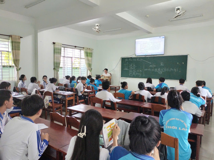 Thầy trò Trường Trung học phổ thông Thới Lai (Cần Thơ) ôn thi trong giai đoạn “nước rút”. Ảnh: NTCC. Thầy trò Trường Trung học phổ thông Thới Lai (Cần Thơ) ôn thi trong giai đoạn “nước rút”. Ảnh: NTCC.