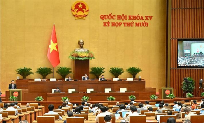 Chủ nhiệm Ủy ban Văn hóa và Xã hội Nguyễn Đắc Vinh trình bày báo cáo thẩm tra dự thảo Luật. Ảnh: daibieunhandan.vn. Chủ nhiệm Ủy ban Văn hóa và Xã hội Nguyễn Đắc Vinh trình bày báo cáo thẩm tra dự thảo Luật. Ảnh: daibieunhandan.vn.