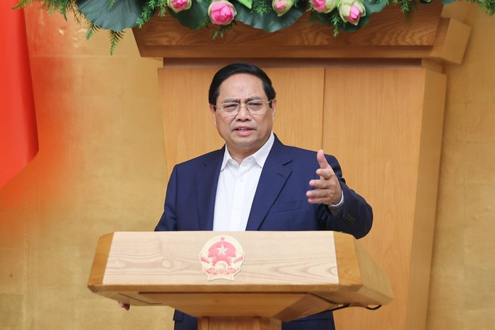 Thủ tướng Phạm Minh Chính nhấn mạnh: “Làm ngày làm đêm, làm thêm ngày nghỉ” để hoàn thành công việc - Ảnh: VGP/Nhật Bắc. img4797-17490039522631525384536.jpg