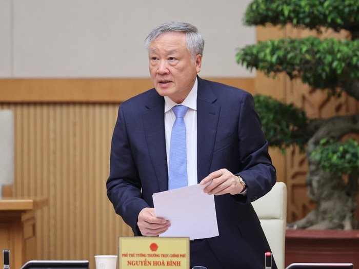 Phó Thủ tướng Thường trực Chính phủ Nguyễn Hòa Bình phát biểu tại phiên họp - Ảnh: VGP/Nhật Bắc. img4793-1749003952240100669532.jpg