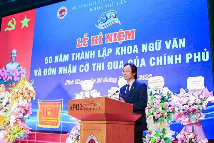 Phó Giáo sư, Tiến sĩ Phùng Gia Thế - Phó Bí thư Thường trực Đảng ủy, Chủ tịch Hội đồng Trường phát biểu tại buổi lễ. Ảnh: NTCC. Phó Giáo sư, Tiến sĩ Phùng Gia Thế - Phó Bí thư Thường trực Đảng ủy, Chủ tịch Hội đồng Trường phát biểu tại buổi lễ. Ảnh: NTCC.