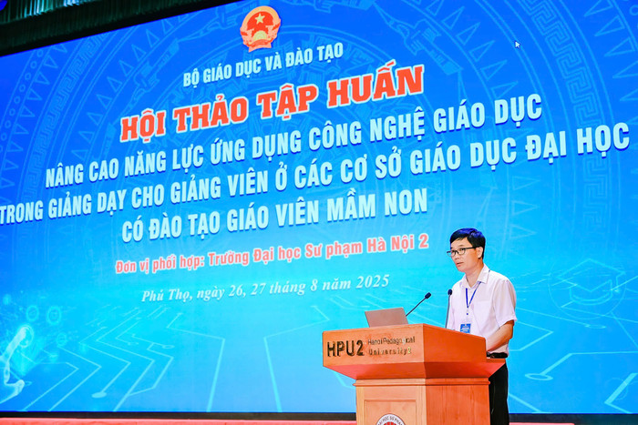 Tiến sĩ Bùi Kiên Cường - Phó Bí thư Đảng ủy, Phó Hiệu trưởng Trường Đại học Sư phạm Hà Nội 2 phát biểu chào mừng. z6949947652160-871b4088f007630c91b906990ff9daa5.jpg