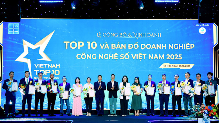 Lễ công bố và vinh danh Top 10 và Bản đồ Doanh nghiệp Công nghệ số Việt Nam 2025. gdd-2221-2.jpg
