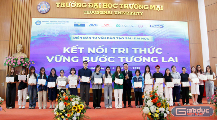 gdvn-trao-hb-mc.jpg
