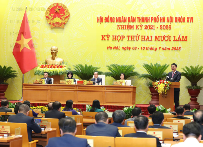 Kỳ họp thường lệ giữa năm 2025 (Kỳ họp thứ 25) của Hội đồng nhân dân thành phố Hà Nội. Ảnh: kinhtedothi.vn. screenshot-2025-07-08-142145.png
