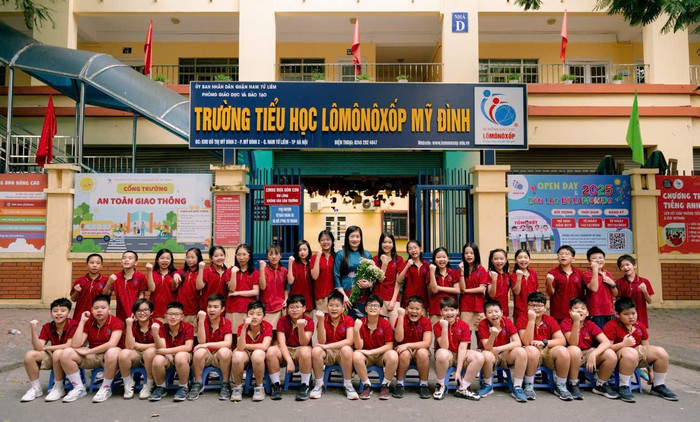 Cô Đặng Thị Kim Oanh - Giáo viên chủ nhiệm lớp 5C2 (Trường Tiểu học Lô-mô-nô-xốp Mỹ Đình) và tập thể học sinh lớp đã hoàn thành năm học 2024-2025 với nhiều kết quả tốt. Cô Đặng Thị Kim Oanh - Giáo viên chủ nhiệm lớp 5C2 (Trường Tiểu học Lô-mô-nô-xốp Mỹ Đình) và tập thể học sinh lớp đã hoàn thành năm học 2024-2025 với nhiều kết quả tốt.