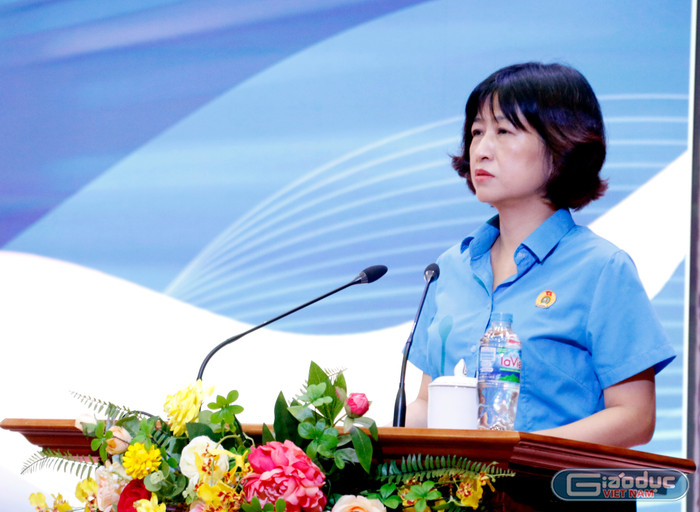 Bà Nguyễn Thị Thu Hà - Ủy viên Ban Chấp hành Tổng Liên đoàn Lao động Việt Nam, Quận ủy viên, Chủ tịch Liên đoàn Lao động quận Cầu Giấy tổng kết lại hành trình 28 năm. gdvn-ha-3.jpg