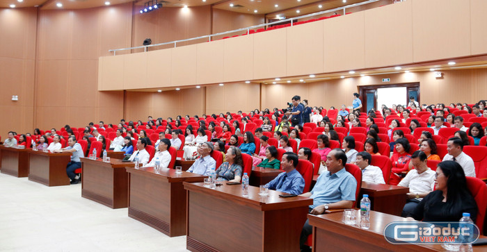 Các đại biểu tham dự hội nghị. gdvn-toan.jpg