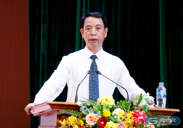 Ông Nguyễn Văn Chiến - Phó Bí thư thường trực quận ủy, Chủ tịch Hội đồng nhân dân quận Cầu Giấy phát biểu tại buổi lễ. gdvn-chien-1.jpg