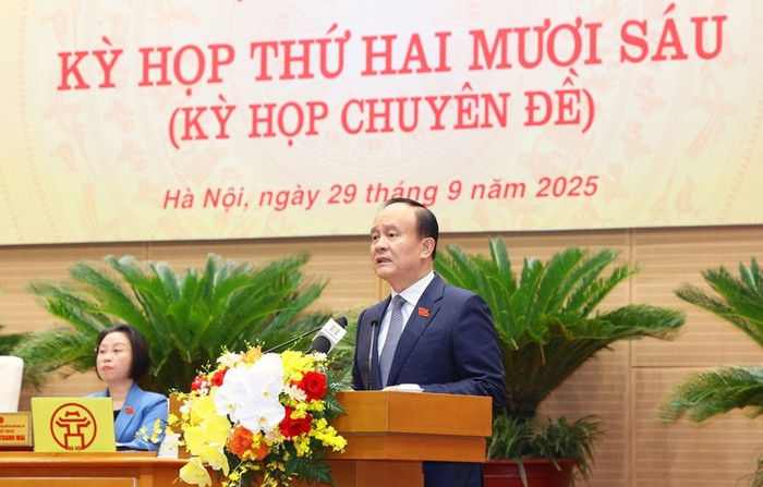 Chủ tịch Hội đồng nhân dân thành phố Nguyễn Ngọc Tuấn phát biểu khai mạc kỳ họp. Ảnh: hanoi.gov.vn. hail9284-1759110864610981376239.jpg
