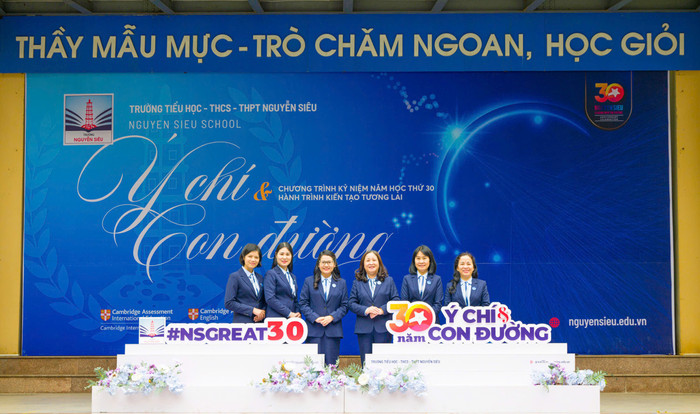 Theo Hiệu trưởng Trường Trung học cơ sở và Trung học phổ thông Nguyễn Siêu, có rất nhiều người tại các trường tư mong muốn làm chuyên gia và đóng góp xây dựng chính sách, nhưng đâu đó vẫn còn định kiến là “không thể vào công, thì mới vào tư”. Ảnh minh họa: NTCC. z6815495038785-7be0d5542a794bb9589a9a07db97ee1d.jpg