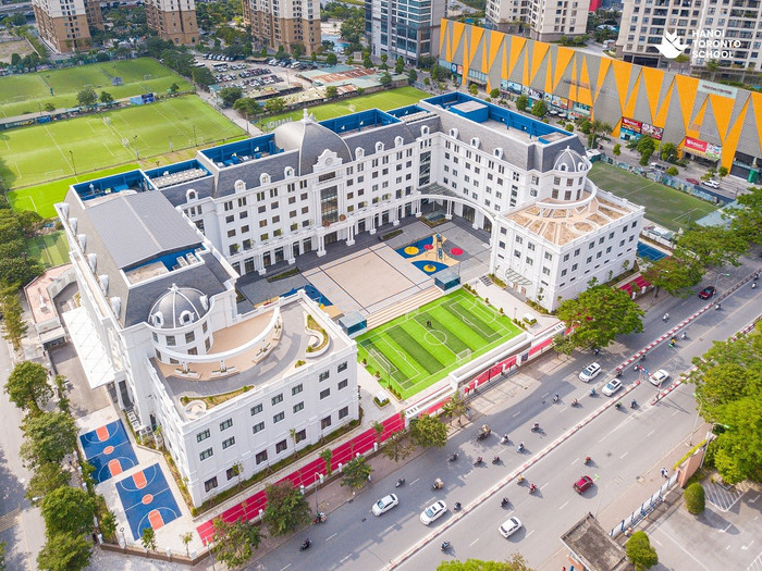 Cơ sở vật chất tiên tiến phục vụ các nhu cầu giáo dục tại Hanoi Toronto School. Ảnh: NTCC. dji-0031-4-20240428092040-0gto9.jpg