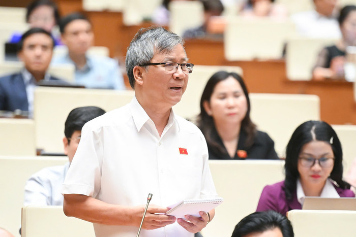 Đại biểu Nguyễn Anh Trí (đoàn Hà Nội) trao đổi tại Phiên chất vấn. Ảnh: Media Quốc hội. 202506191700581387-gen-h-z6721575918216-db6569abb2abaada2c222cbfb9e3b4b7.jpg