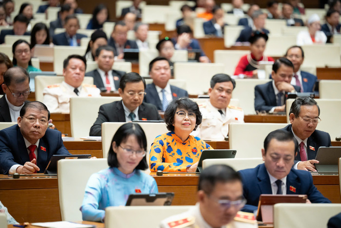 Các đại biểu tham dự phiên họp. Ảnh: quochoi.vn. 202510201016294604-z7135373168749-67320fc97f3ba6f195efe4cb709bd78f.jpg