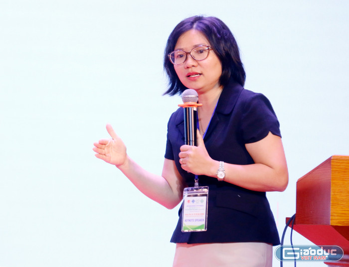 Phó Giáo sư, Tiến sĩ Tô Thị Mai Hương trình bày báo cáo. gdvn-huong.jpg