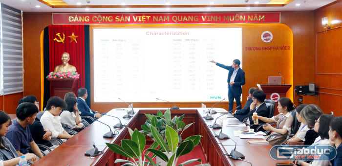 Phần trình bày báo cáo của Phó Giáo sư, Tiến sĩ Đinh Trường Sơn - Trưởng Bộ môn Công nghệ sinh học thực vật (Khoa Công nghệ sinh học, Học viện Nông nghiệp Việt Nam). gdvn-bao-cao-3.jpg