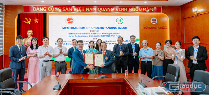 Lễ ký kết biên bản ghi nhớ hợp tác. gdvn-ky.jpg