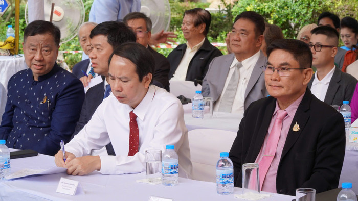 Các đại biểu và khách mời tại buổi lễ. Ảnh: NXBGDVN. anh-5.jpg
