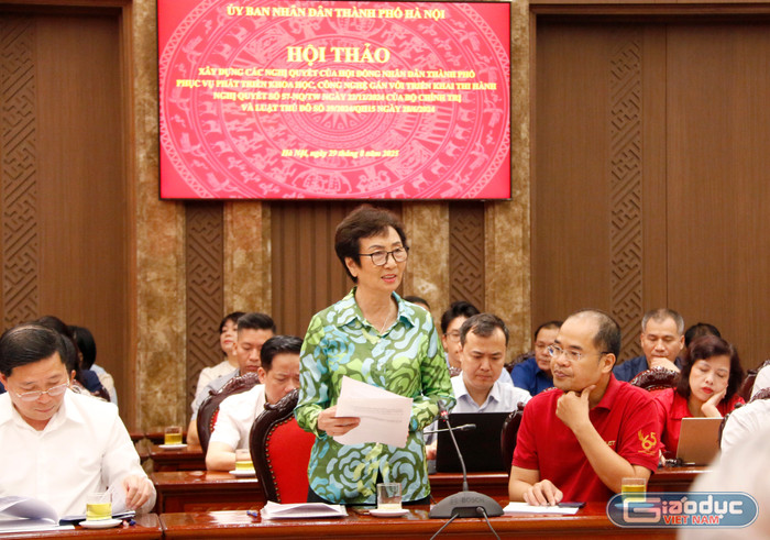 Phó Giáo sư, Tiến sĩ Bùi Thị An - Viện trưởng Viện Tài nguyên, Môi trường và Phát triển cộng đồng, Chủ tịch Hội Nữ trí thức thành phố Hà Nội chia sẻ tại Hội thảo. gdvn-pgs-bui-thi-an.jpg