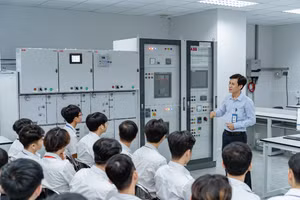 Siết tuyển sinh đại học: Trường ĐH nói gì khi hệ số của giảng viên thạc sĩ chỉ còn 0,75?